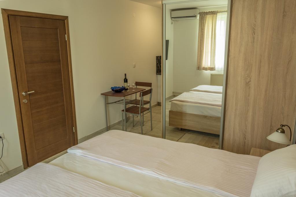 Apartmani Mendula 布德瓦 外观 照片